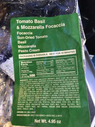  Wait, did they run out of Blue Labels? Is United messing with me? Or does Green mean no meat?  Well after 13 flights this year you have to know I don't eat these just take the photos. 