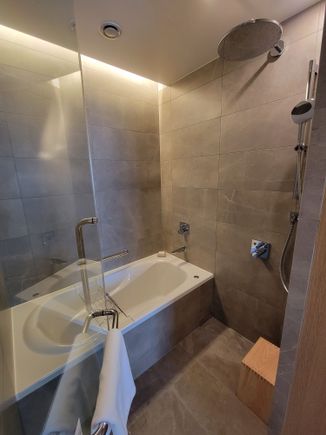 Nara Junior Suite Bathroom