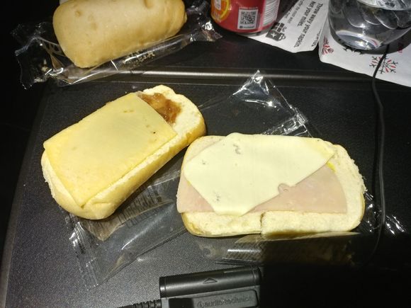 Midflight sandwich