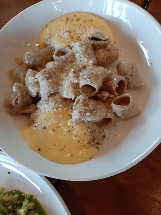 Rigatoni carbonara