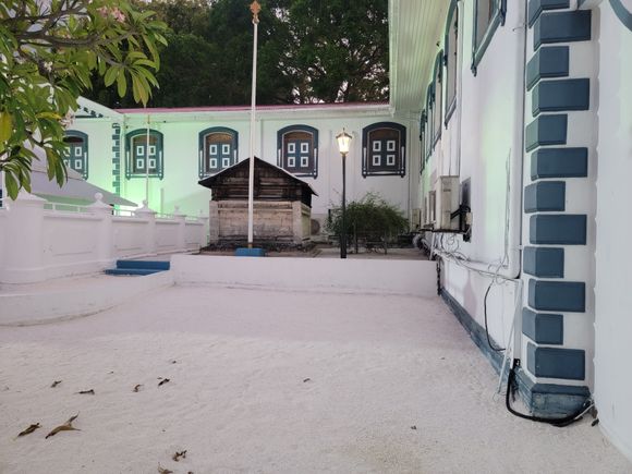 Medhuziyaaraiy Shrine, The tomb of Abdul Barakat Yoosuf Al Barbary, who brought Islam to the Maldives in 1153AD.