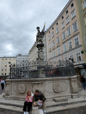 ... had a few statues ...