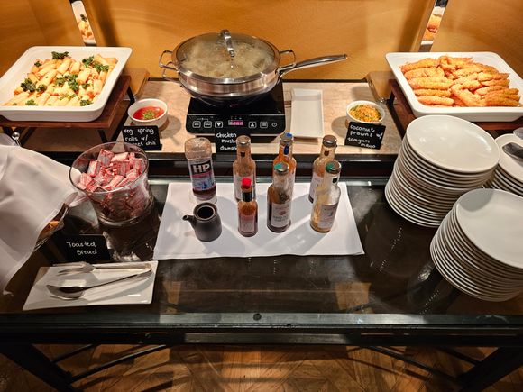 Club InterContinental - evening spread
