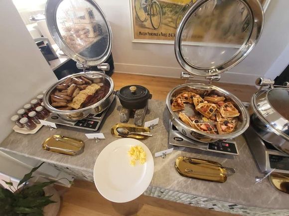 Hot food buffet