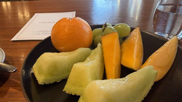 Amazing juicy fruits.  Some of the best I ever had, let alone it was January!!!