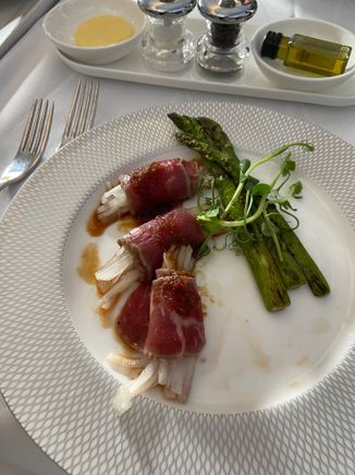 I enjoyed the beef, the asparagus was good.