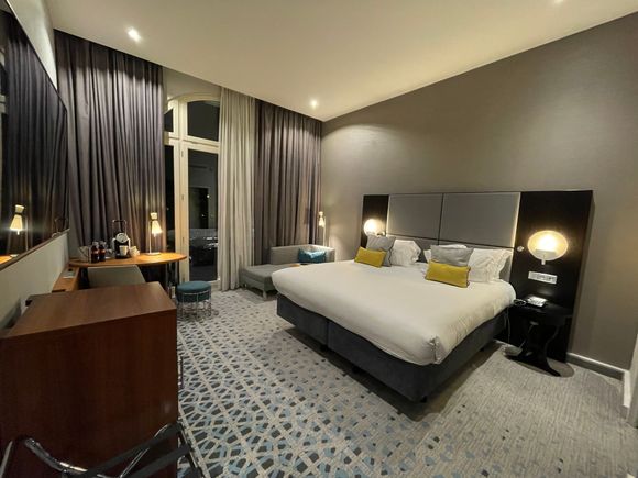 Execitive room