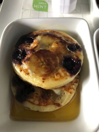 Blueberry banana pancakes
Golden syrup