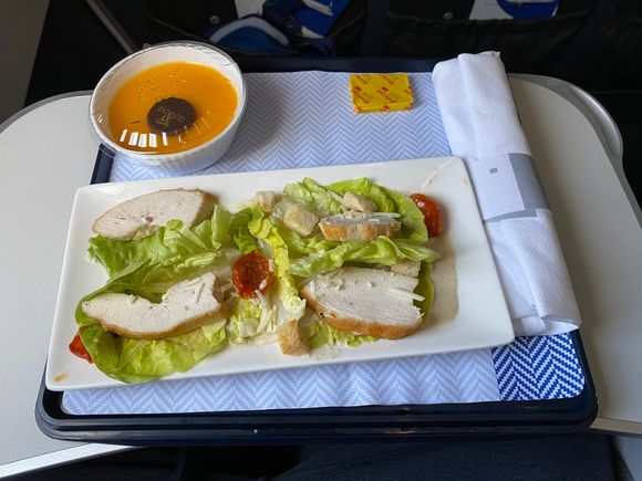 Chicken Caesar salad for lunch NCL-LHR today. Not very filling or aesthetically pleasing but tasted okay. 