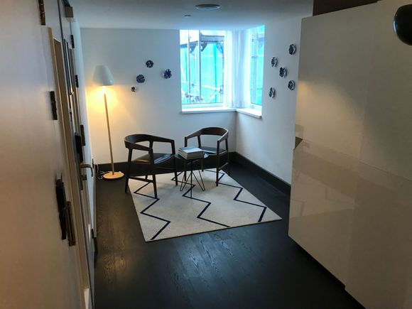 Entry of suite on lower level
