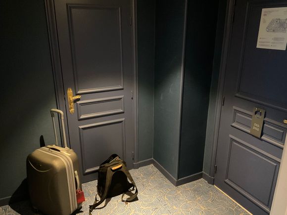 Our room had a connecting door (some noise leakage)
