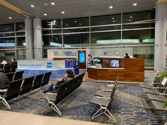 Amex "lounge" in BOG. A bad joke.