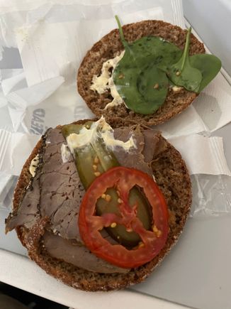 DXB-HEL business class prearrival snack