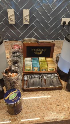 Breakfast at Kuang's Café - coffee and tea