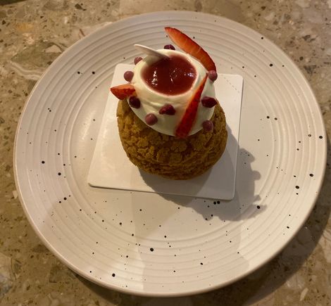 Strawberries choux