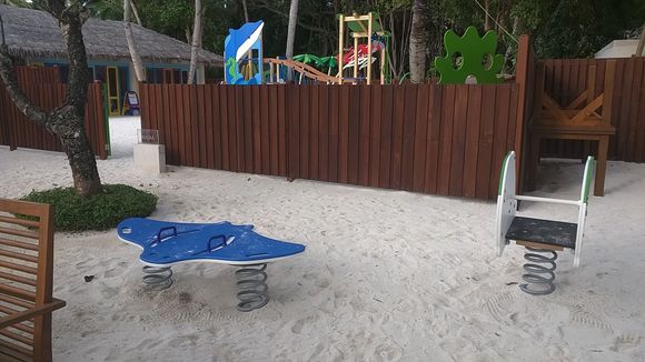 Just installed 2 extra spring platform thingys outside the gate and towards Ufaa