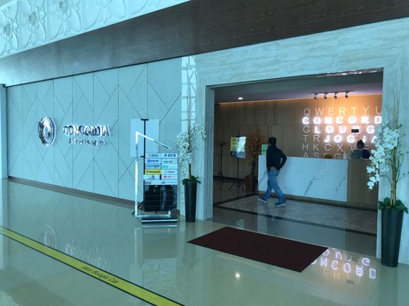Remember the mention of the VIP service at the departure car drop off curb with the Concordia mention?
This is the associated Concordia Lounge 