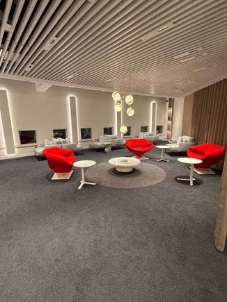 Arrivals/Departure Vestibule Seating Area