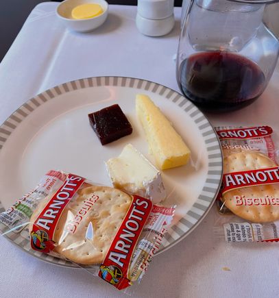 Shame on you, Singapore airlines. Shame!