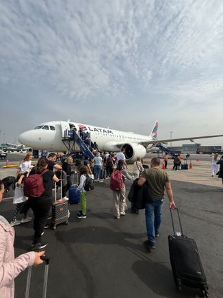 Bus to the plane 