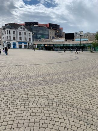 One of the big squares with the Mirage shopping centre. One of the Christmas markets always takes place here in December