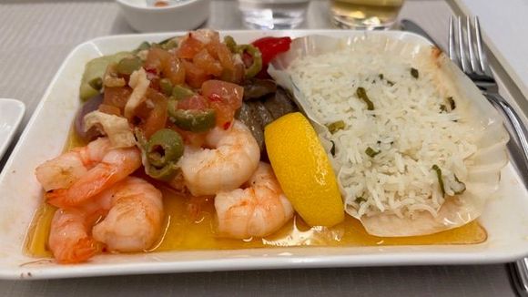 Pre-ordered: Shrimp gambas with vegetables (the choices onboard were roasted chicken, roasted beef or garlic shrimp)