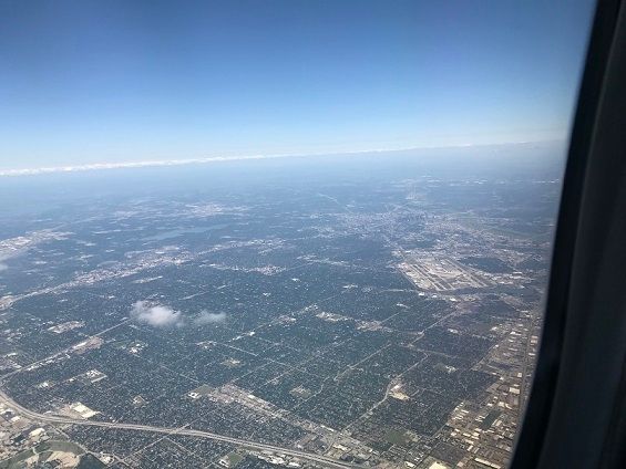 Approach to DFW with DAL in the background