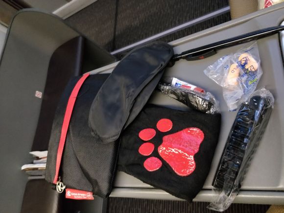  Amenity kit contents - Kenya airways