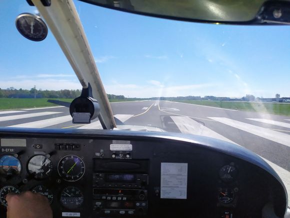 Taxiing out to the head of the runway at Mönchengladbach airport 