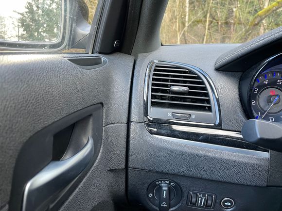 Interior panel gap alignment gaps... it is smaller details like these that "cheapens" a car that has a lot of potential to be something upscale