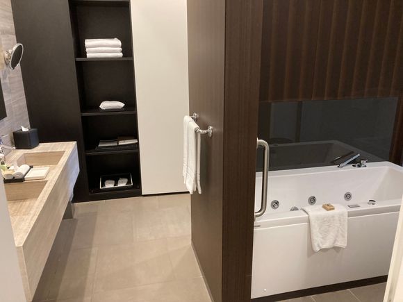 A full on whirlpool bathtub 