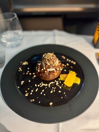 Warm praline cookie with hazelnut ice cream, hot chocolate fudge and caramelised orange segments - (6/10) same dish I had back in Jan, bit too heavy for me. They need to stop with the over-indulgent chocolate based sweet desserts and offer something a bit more light/fruity to switch things up.