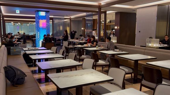 Prestige Lounge East