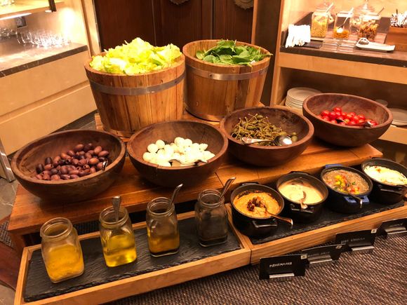 Lounge spread (hors d'oeuvres)