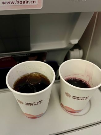 White wine and Coke Zero in Chinese is red wine and Coke.