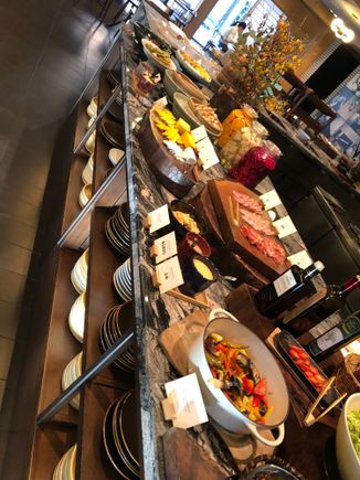 Breakfast buffet 
