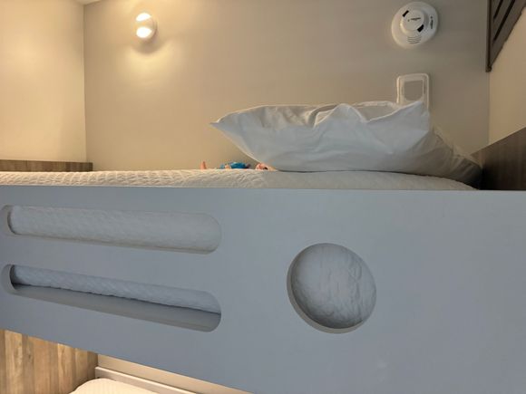 No rail on the top bunk.