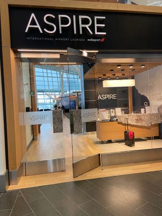 Only lounge available for YYC US Gates, and it's closed(priority pass) 
