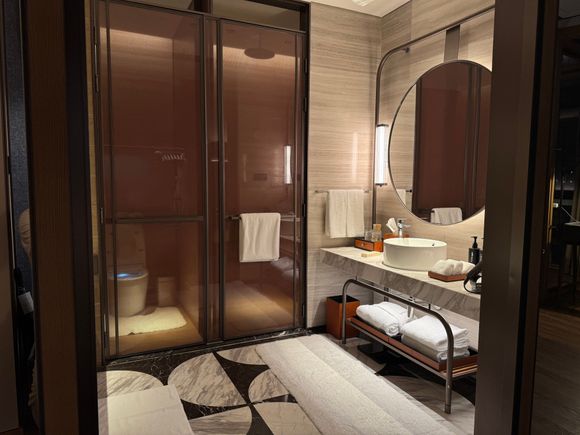Bathroom (with a tub)