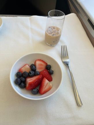 I asked FA politely  if there was any fruit left over to send me a bowl. She agreed. 8/10