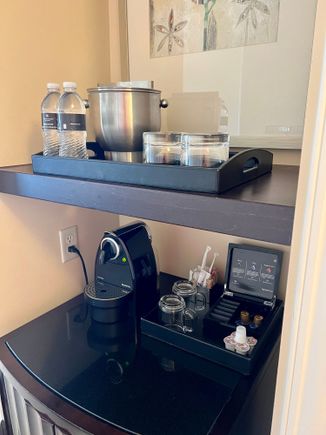 Could use an undercabinet light above the Nepresso machine
