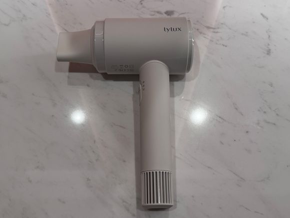Cordless hairdryers found in both spa and bedrooms