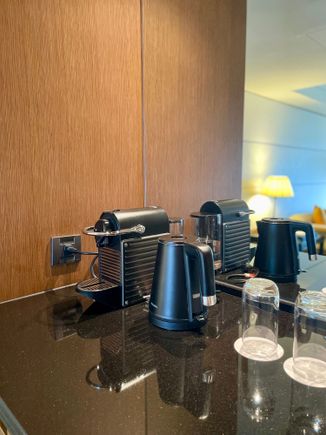 Minibar and coffee station 