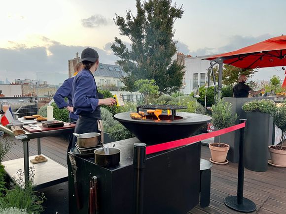 The open flame, grilled burgers smelled delicious 