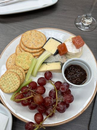 Cheese plate instead of lounge access