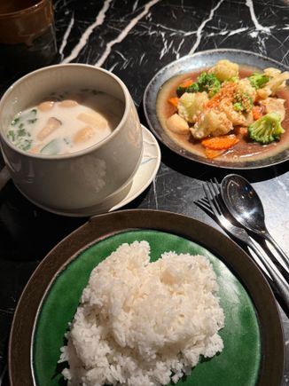 dinner tom kha gai