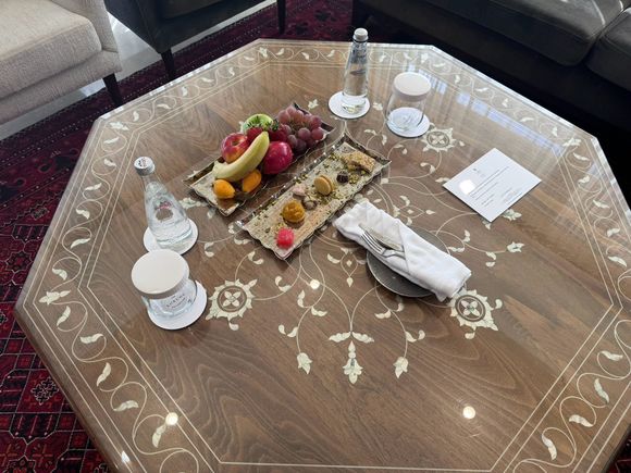Platinum amenity with hand-written note