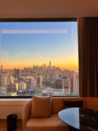 Manhattan Club room