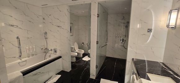 Main bathroom