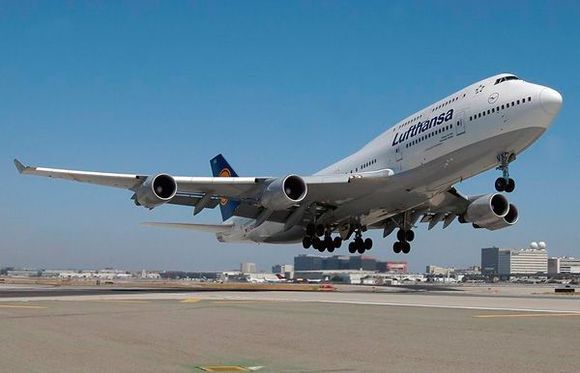 LH744 Takeoff LAX